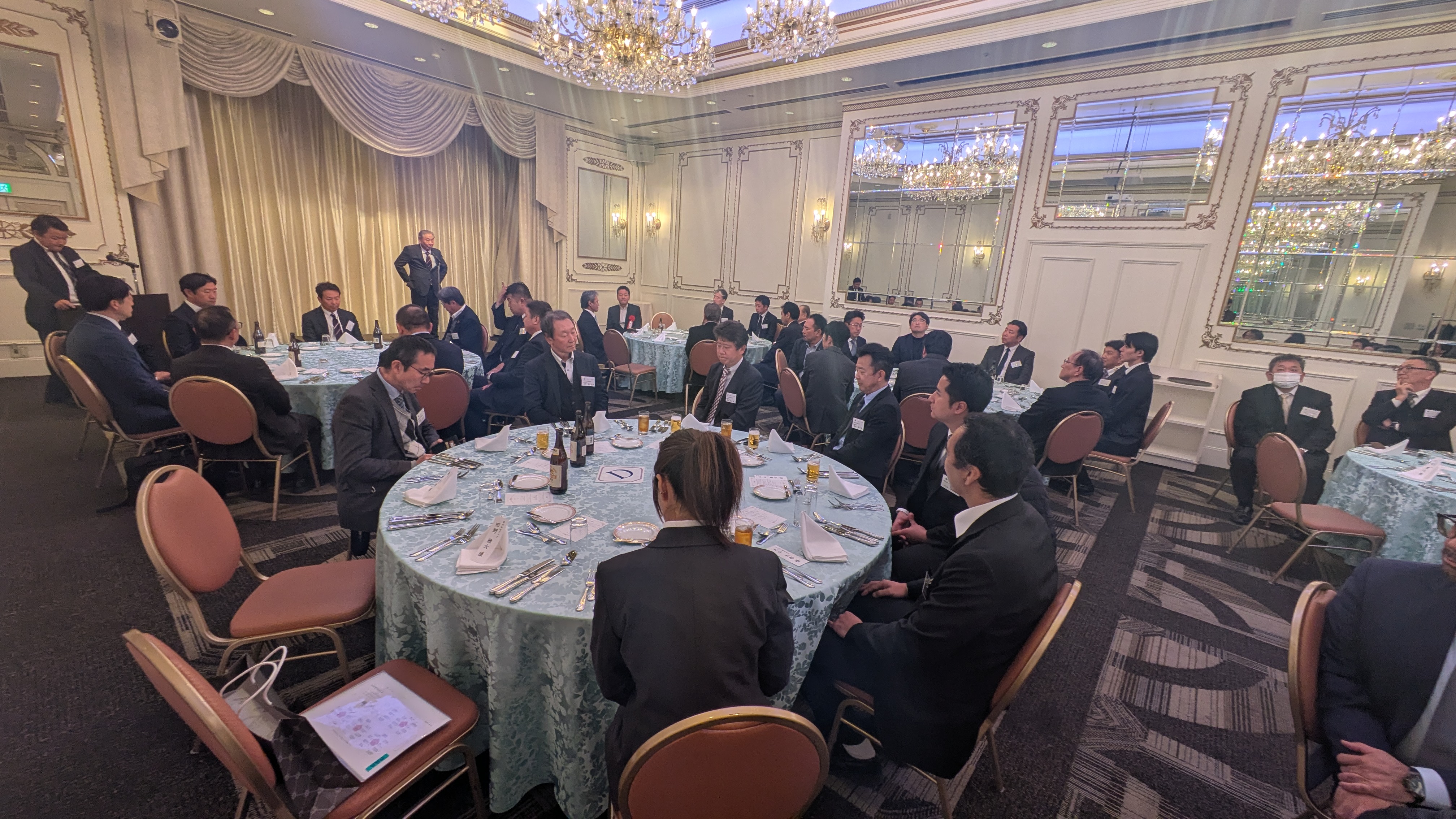 忘年会・経営セミナーを開催いたしました